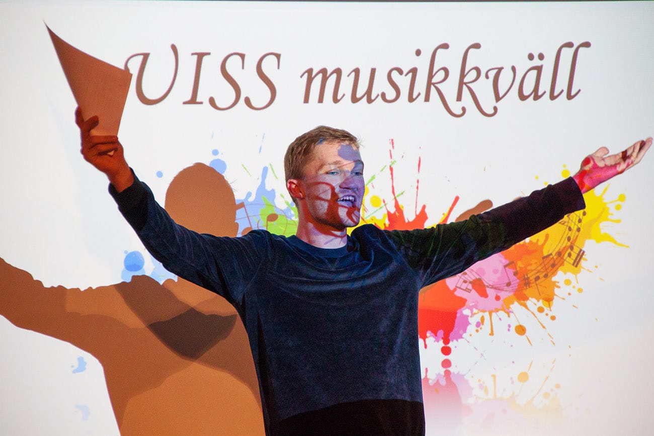 Come and be a part of the UISS Musical Evening! Where studens, teachers and staff all sing together